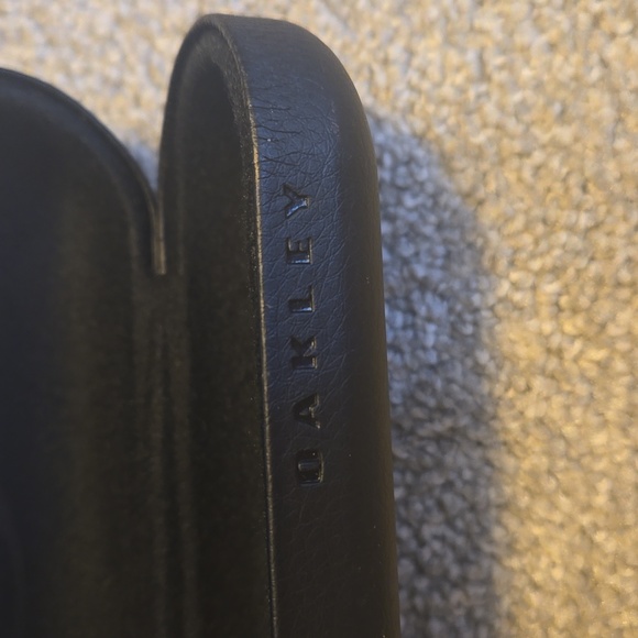 Oakley Glasses Case - Picture 2 of 5